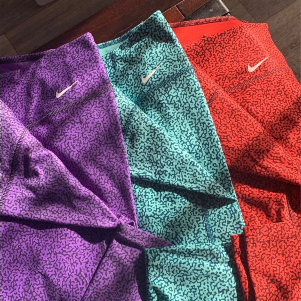Nike Crop tights (bundle of 3). Size LARGE